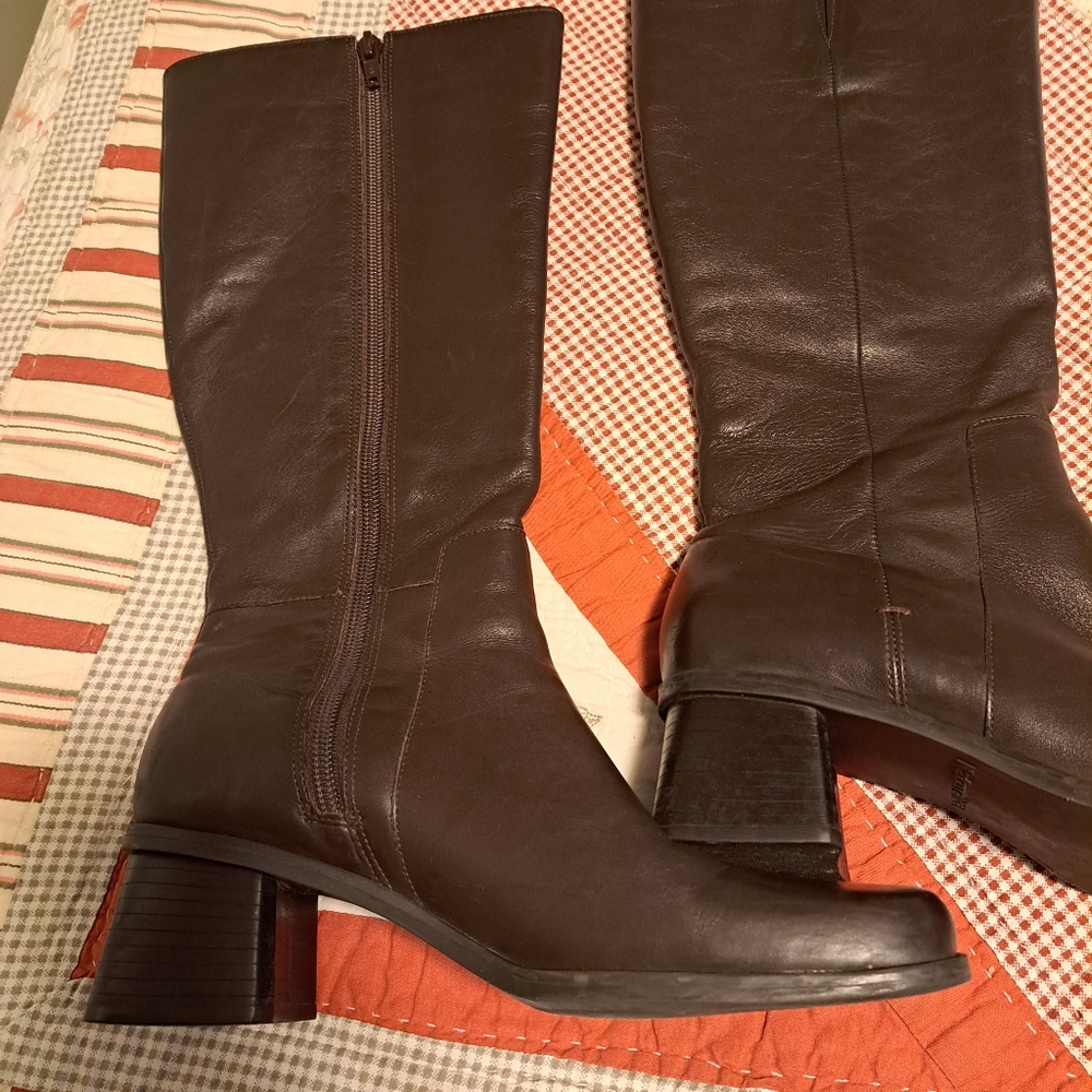 Naturalizer Dark Brown Boots. Sz 7. Great condition. $16.